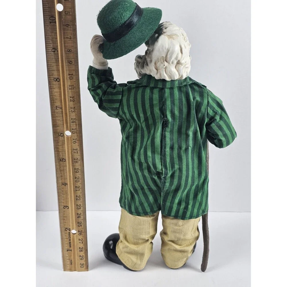 Clothtiques Possible Dreams Top O' The Mornin' St. Patrick's Irishman Santa